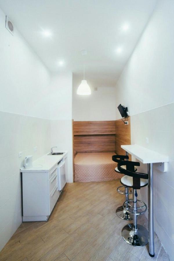 Apartment On Kulisha 29 -Mini Economy Apartments In The Central Part Of Leopoli Esterno foto